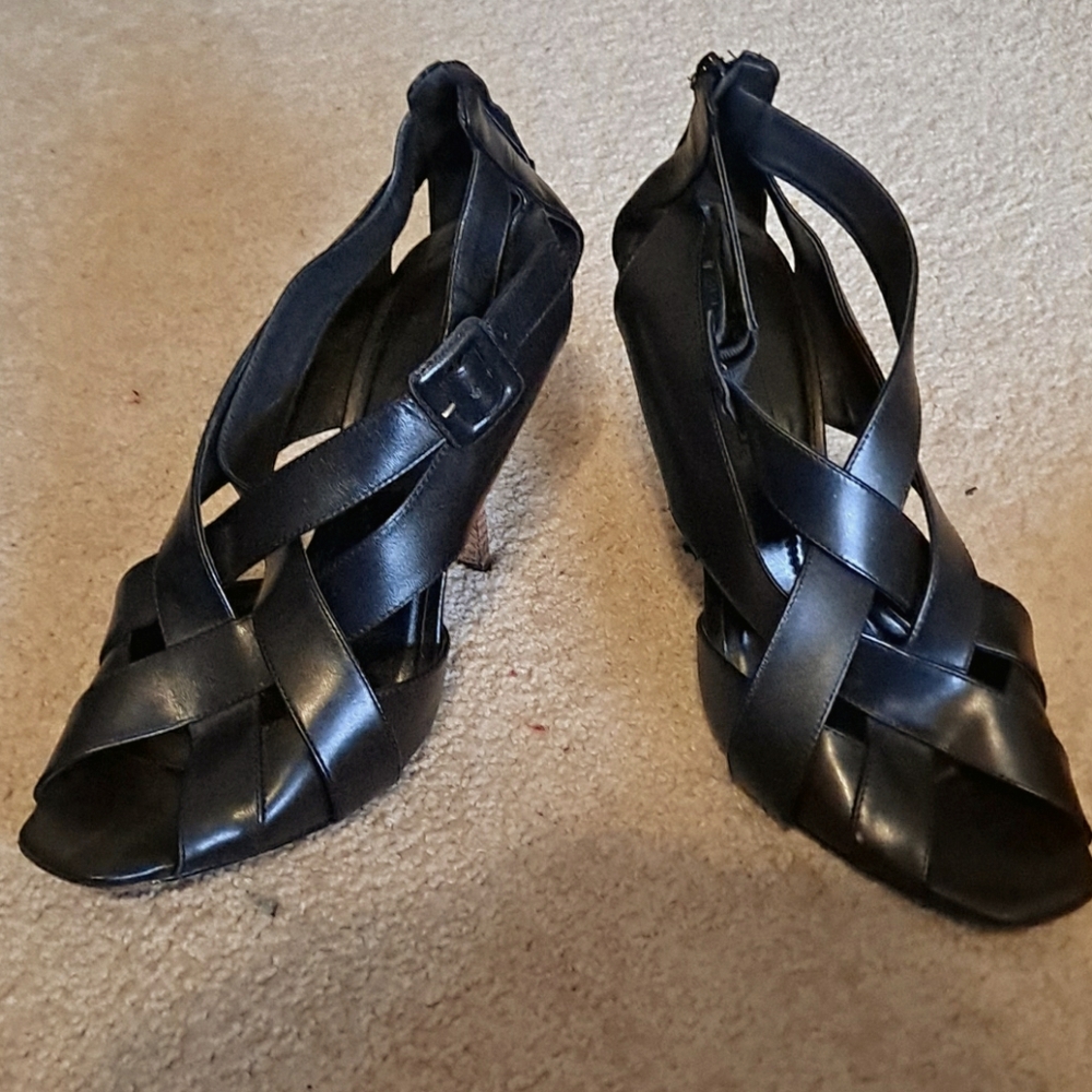 BCBGMAXAZRIA Heeled Sandal